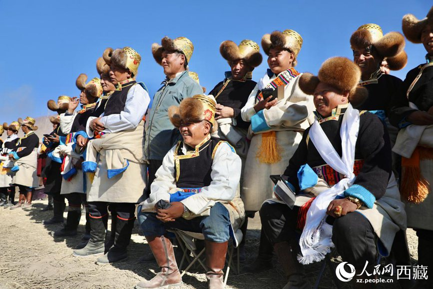 Farmers in SW China's Xizang hold grand ceremony to celebrate start of spring plowing