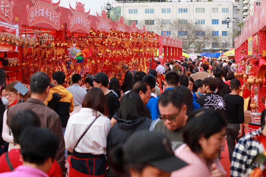 Millennium-old Boluodan Temple Fair held in S China's Guangdong