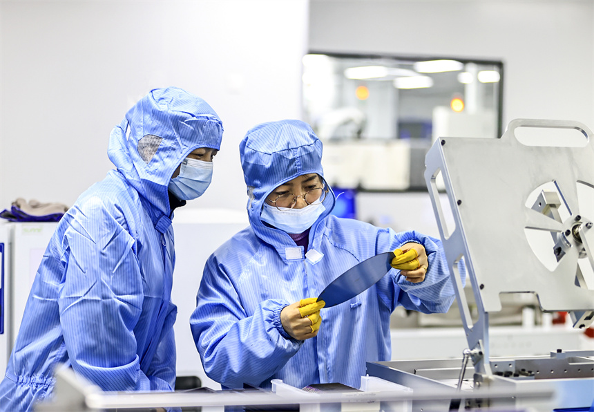 In pics: Chip production in Hukou, E China's Jiangxi