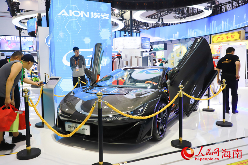 Domestically-made vehicles shine at 4th China International Consumer Products Expo
