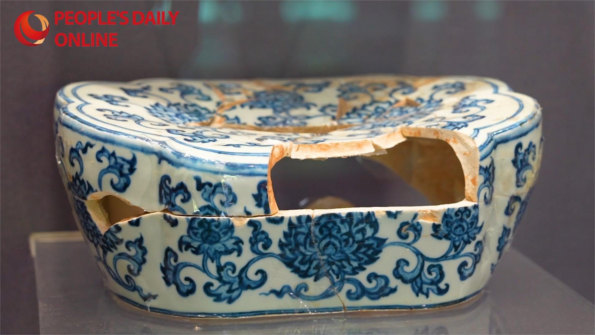 Broken porcelain pieces become stunning artworks at China's Jingdezhen Imperial Kiln