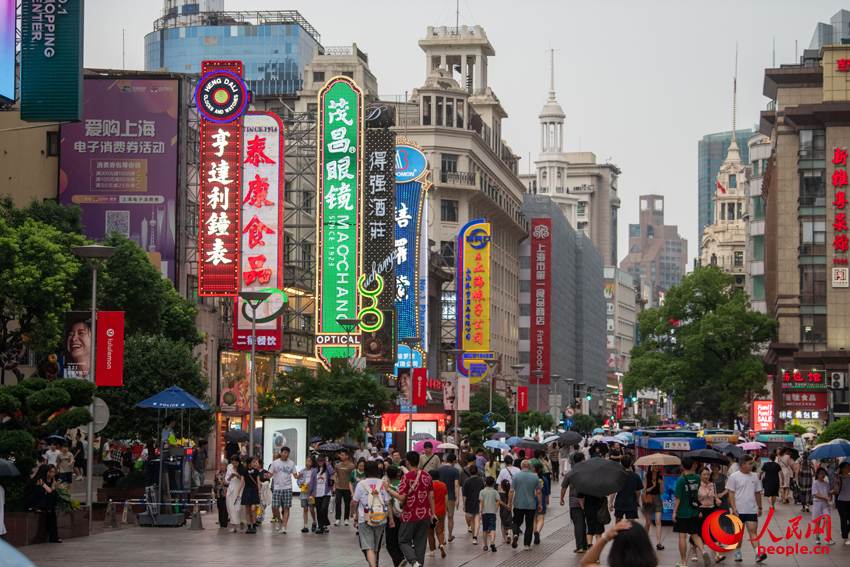 In pics: Shanghai welcomes an increasing number of foreign tourists