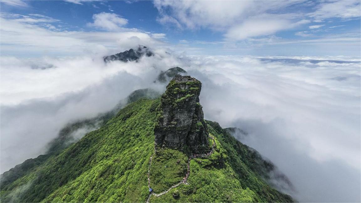 Stunning cliff trails