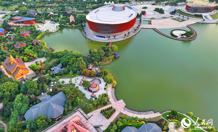 Enchanting autumn scenery of Nankang Home Furnishing Town in E China's Jiangxi