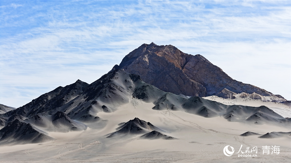 Heidu Mountain, a real-life Chinese ink wash painting in NW China's desert area