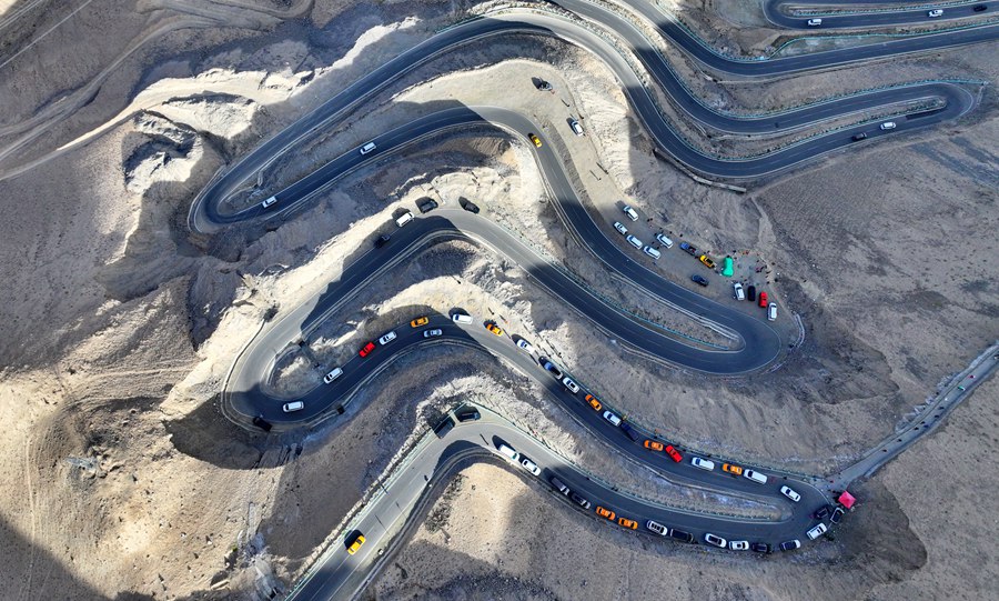 Panlong Ancient Road in NW China's Xinjiang brings prosperity to locals