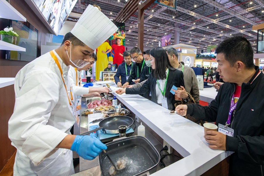 A glimpse of country pavilions at the 7th CIIE in E China's Shanghai