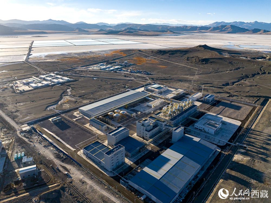 Zabuye Salt Lake in SW China's Xizang offers breathtaking scenery, green solution to lithium carbonate production