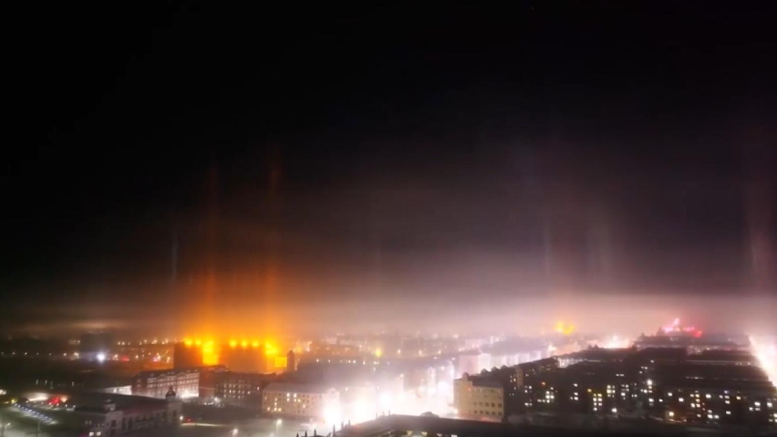 Light pillars appear in night sky over Ergun