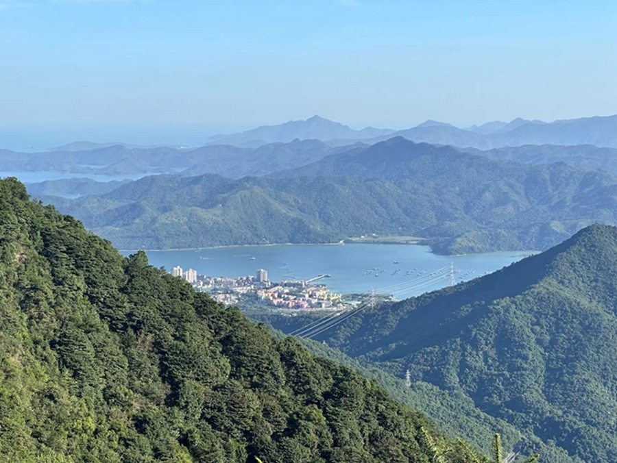 Wutong Mountain in S China's Shenzhen offers breathtaking natural and urban views