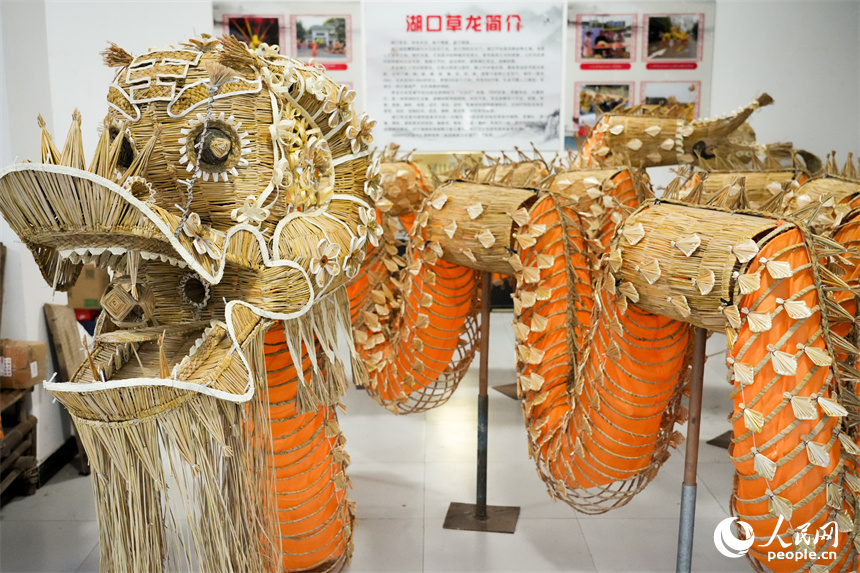 Chinese artisan preserves ancient straw dragon craft, creates 28-meter masterpiece