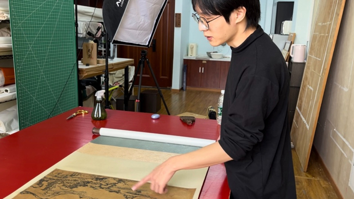 Young art restorer finds his calling on social media