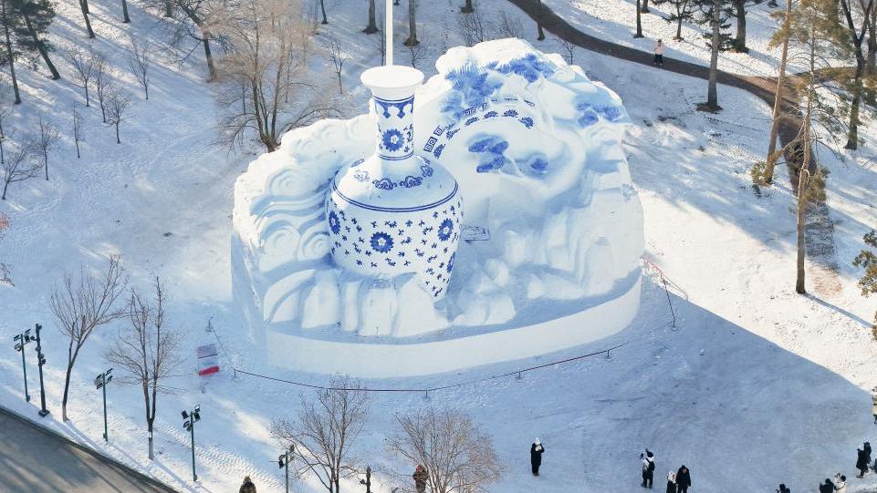 37th Sun Island Int'l Snow Sculpture Expo begins trial operation in China's Harbin