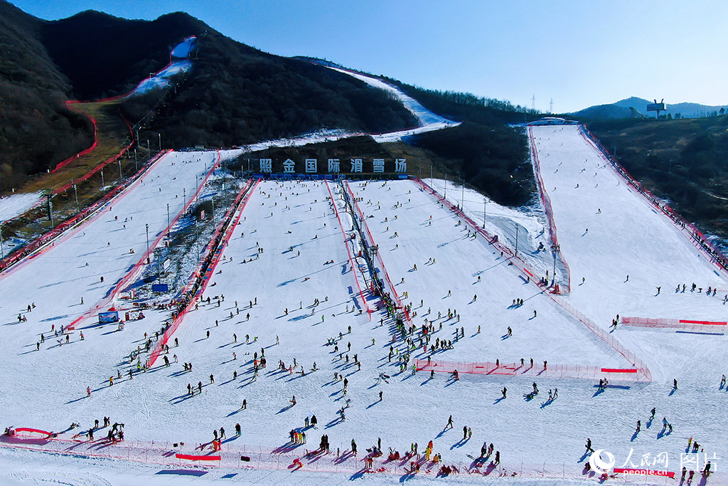 In pics: Winter sports boom across China