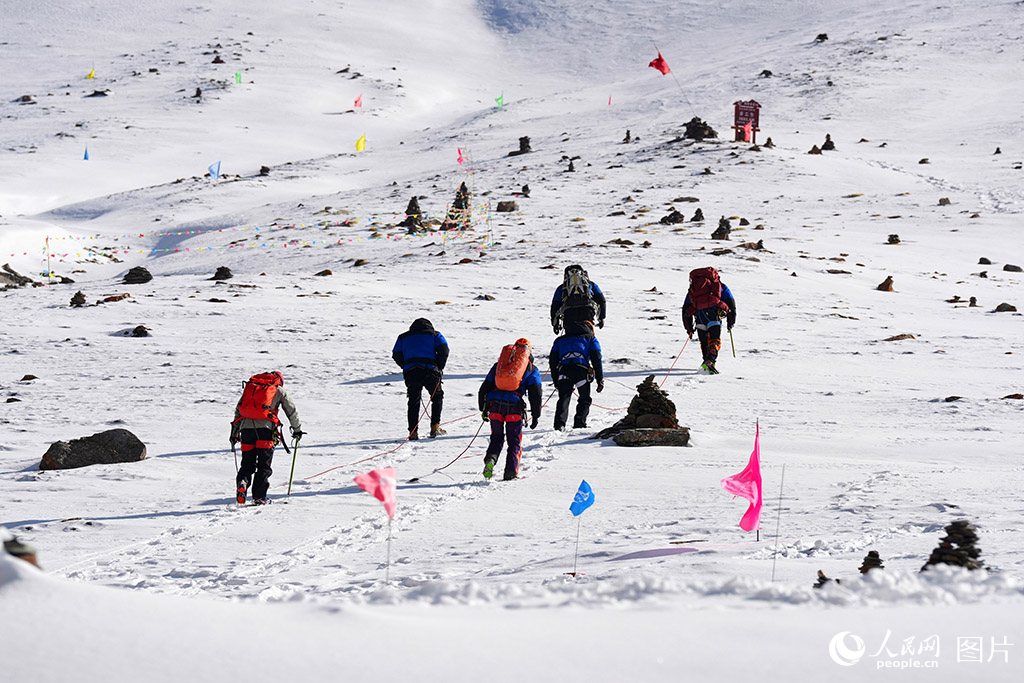 In pics: Winter sports boom across China