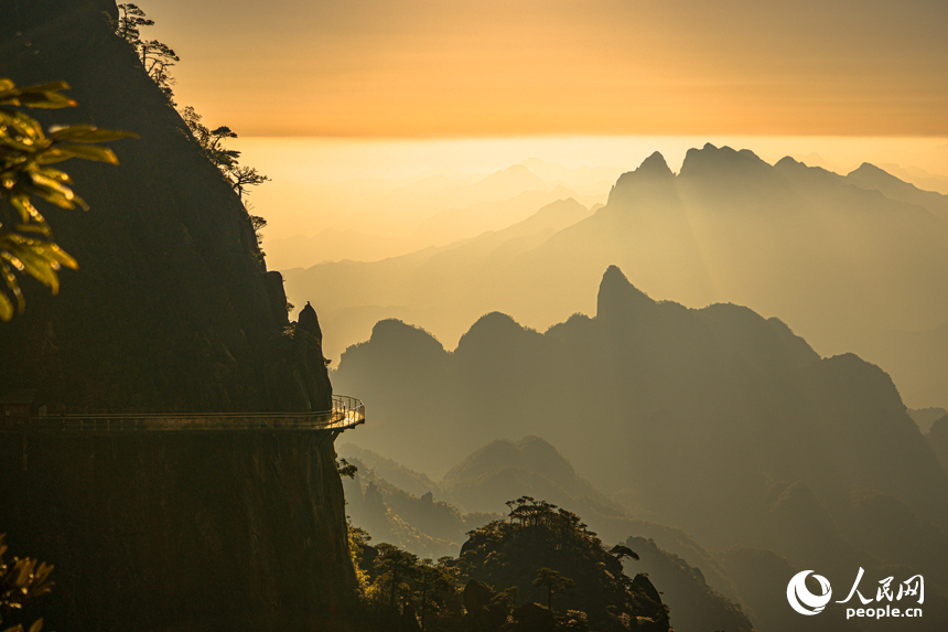 In pics: Mesmerizing sunset scenery at Sanqing Mountain, E China's Jiangxi