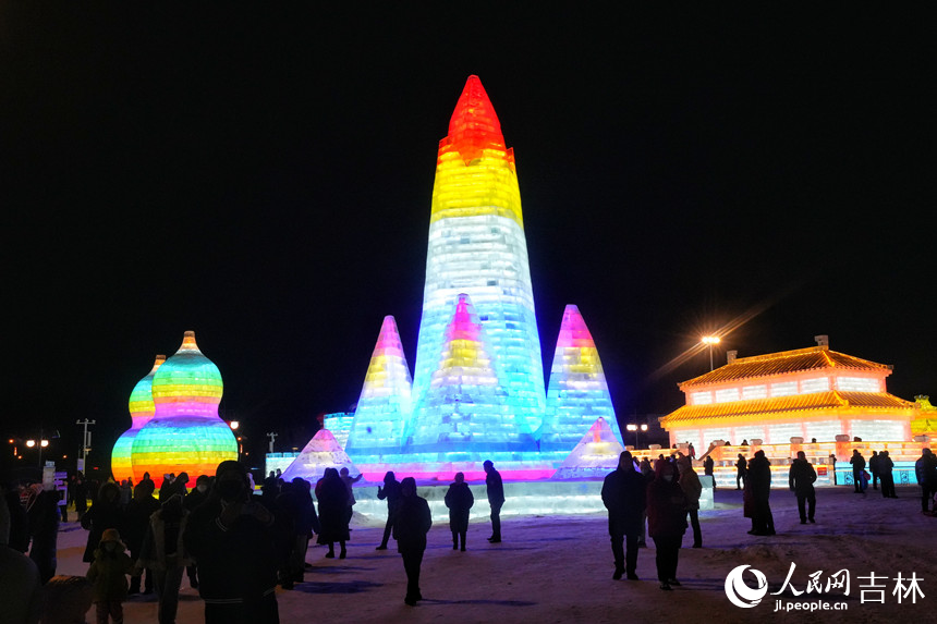 Ice and snow sculptures wow visitors at opening ceremony of tourist season in Liaoyuan, NE China's Jilin