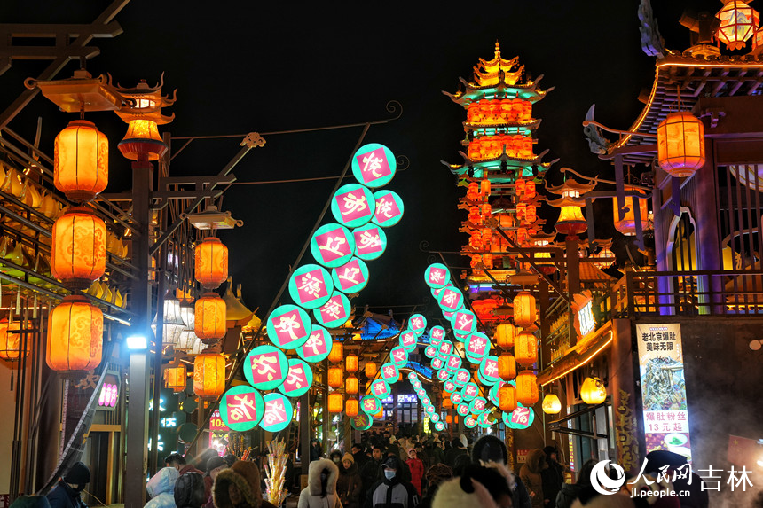 Ice and snow sculptures wow visitors at opening ceremony of tourist season in Liaoyuan, NE China's Jilin