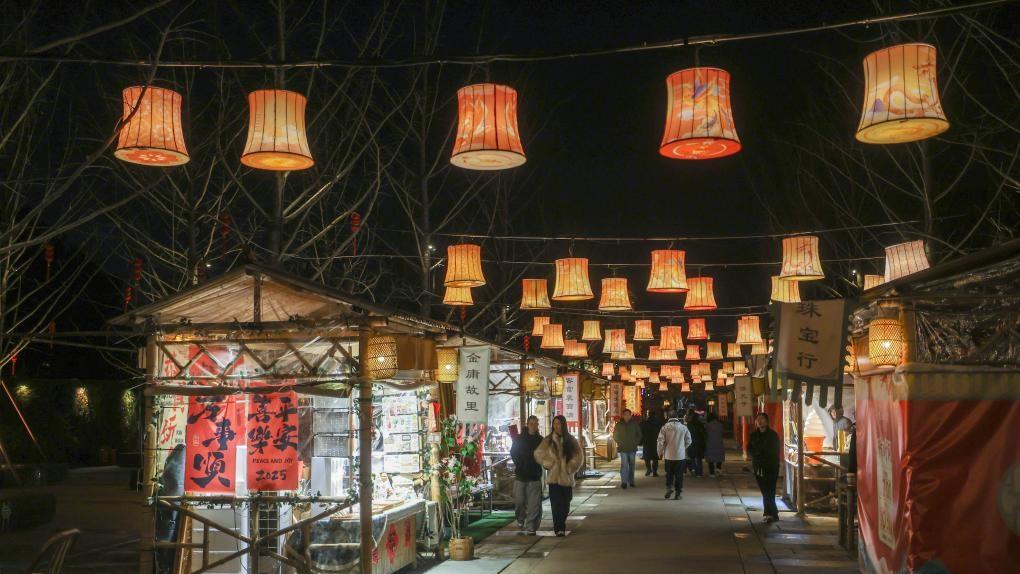 Festive preparations underway for Lantern Festival in Jiaxing, E China