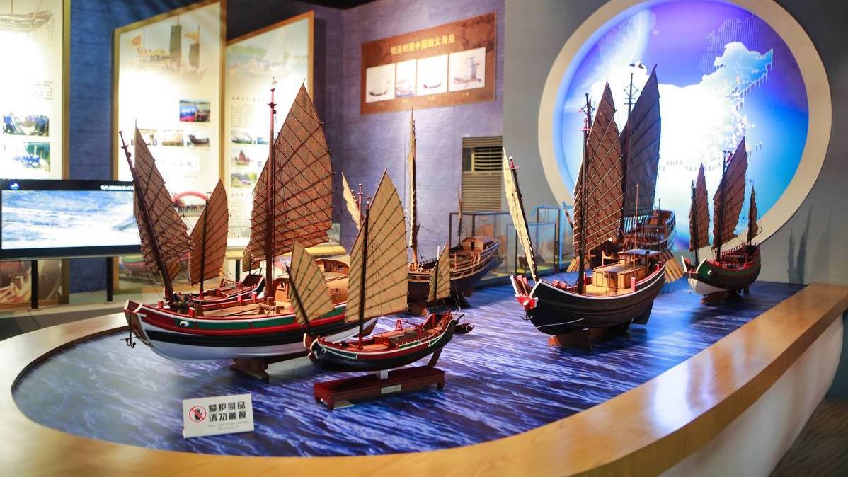 Artisan carries on craft of building wooden ships