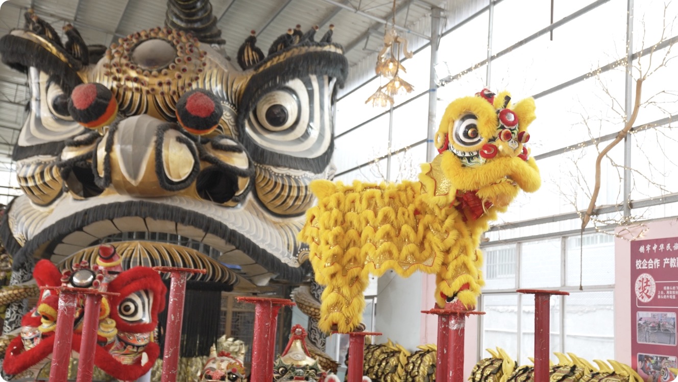 Mesmerizing performance! Learn a few signature moves of Tengxian Lion Dance in south China