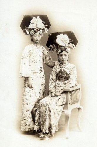 Princess Wanyanlitongji also named Wang Mintong (L) and Meng Xiaodong