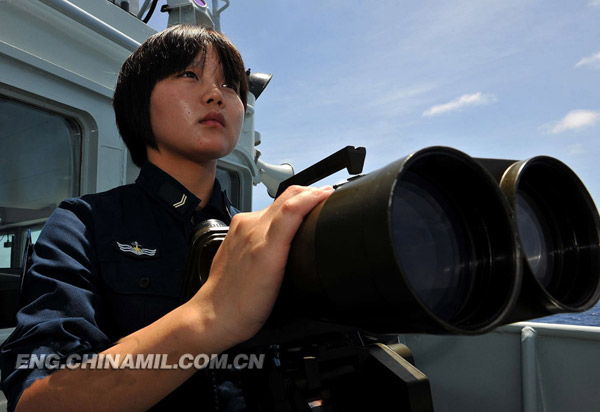 A joint taskforce of the North China Sea Fleet of the Navy of the Chinese People’s Liberation Army (PLA) consisting of totally 7 warships including the “Harbin” guided-missile destroyer and the “Shijiazhuang” guided-missile destroyer conducted a routine high-sea training in the waters of the western Pacific Ocean in early and mid October of 2012，in a bid to improve the high-sea defense and combat capabilities of the joint taskforce. (Chinamil.com.cn/Qian Xiaohu)