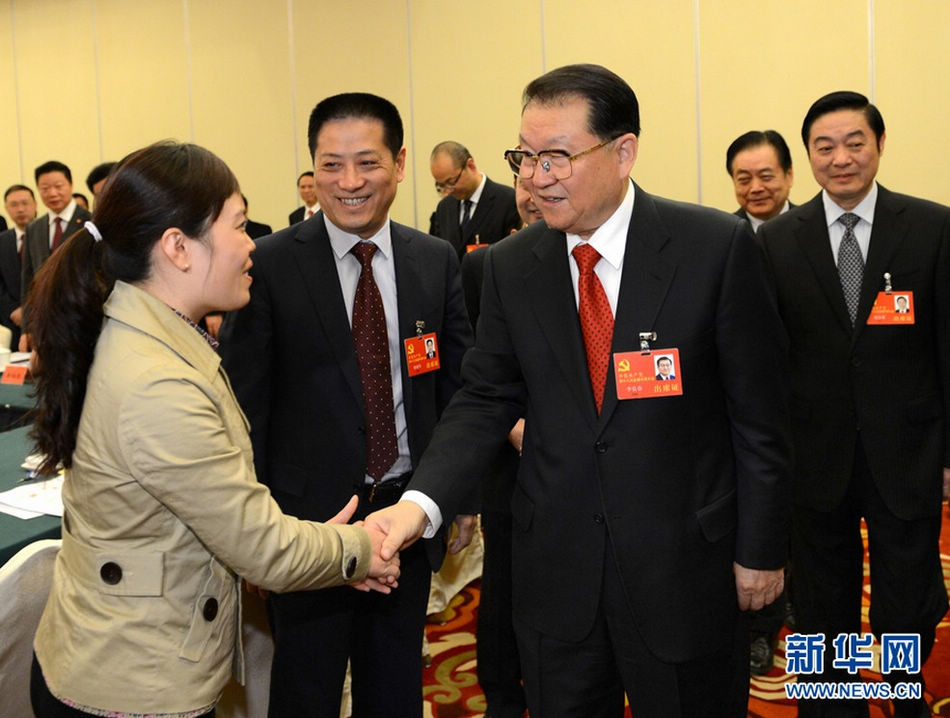 Li Changchun (R front) joins a panel discussion of Sichuan delegation to the 18th National Congress of the Communist Party of China (CPC) in Beijing, capital of China, Nov. 8, 2012. The 18th CPC National Congress was opened in Beijing on Thursday. (Xinhua/Ma Zhancheng)