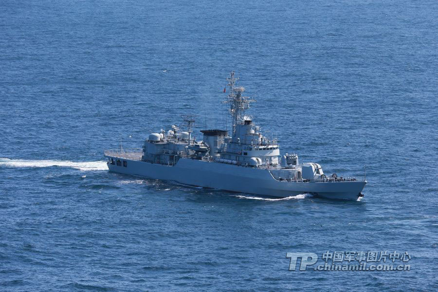 Chinese navy conducts a joint exercise in the East China Sea with the country's fishery administration and marine surveillance agency on October 19, 2012. The exercise is aimed at improving coordination between the navy and administrative patrol vessels and sharpening their response to emergencies in missions to safeguard territorial sovereignty and maritime interests.(Chinamil.com.cn/Zhang Zhe, Zhang Lei, Fang Lihua and Ju Zhenhua)