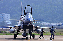 J-10 jet fighters arrive at Zhuhai for Air Show