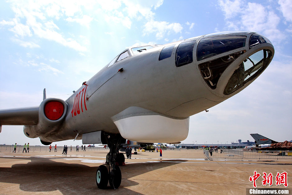 More than 600 exhibitors are gearing up for the Airshow China 2012, which is set to run from Nov. 13 to Nov. 18. It’s estimated that around 50 of 114 aircraft in exhibition will give demonstration flights and the aerobatic flights will take place during the last three days of the airshow. (Photo/Chinanews.com)