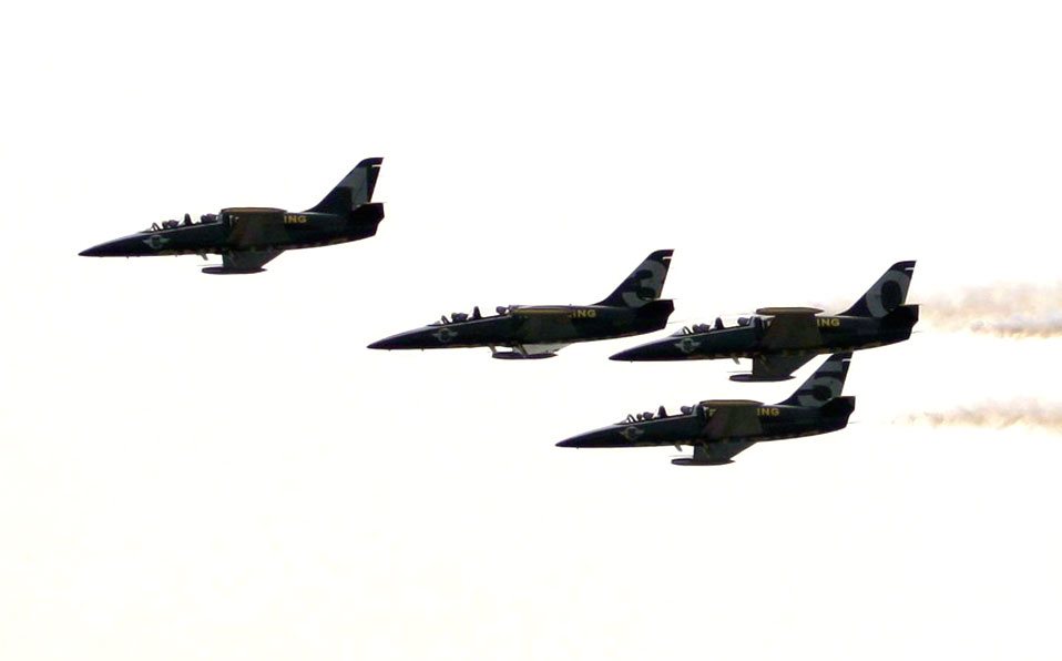 Daily Review of Airshow China 2012 (November 13)