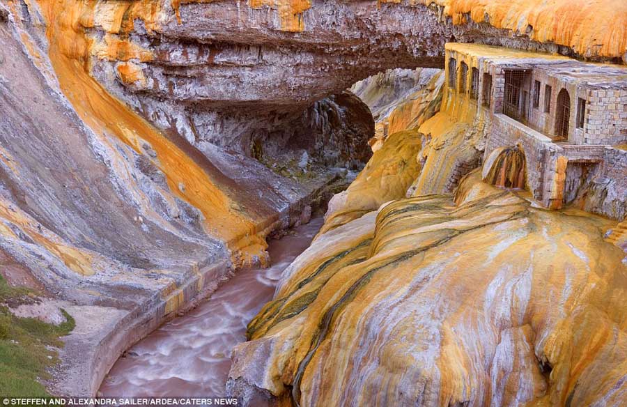 Sulfur bridge, Argentina (Photo Source: cnr.com)