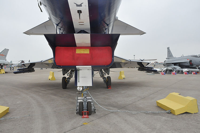 J-10 fighters of China Air Force are on display at Airshow China 2012, which is held from November 13 to November 18 in Zhuhai in south China's Guangdong province. (People's Daily Online/ Zhai Zhuanli)