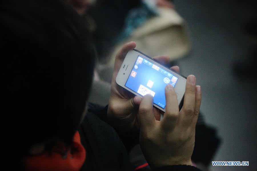 Digital life in Beijing's subway  (18)