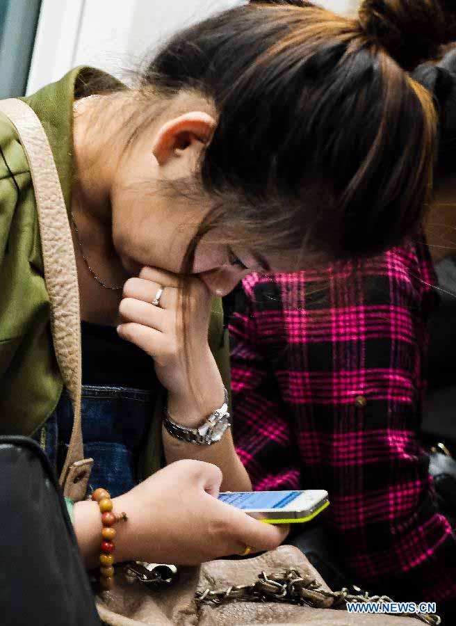 Digital life in Beijing's subway  (11)