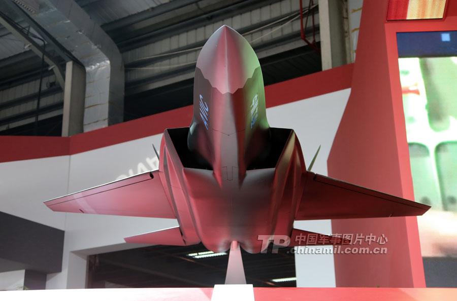 The concept model of China's stealth fighter is on display at the 9th China International Aviation & Aerospace Exhibition, which kicked off on November 12 in Zhuhai, Guangdong province.(China Military Online/Qiao Tianfu)