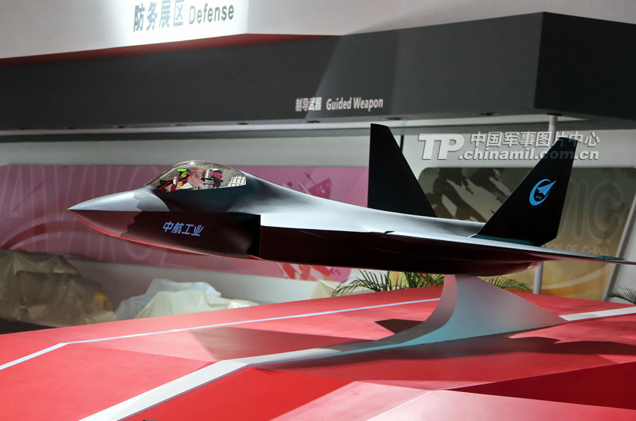 The concept model of China's stealth fighter is on display at the 9th China International Aviation & Aerospace Exhibition, which kicked off on November 12 in Zhuhai, Guangdong province.(China Military Online/Qiao Tianfu)