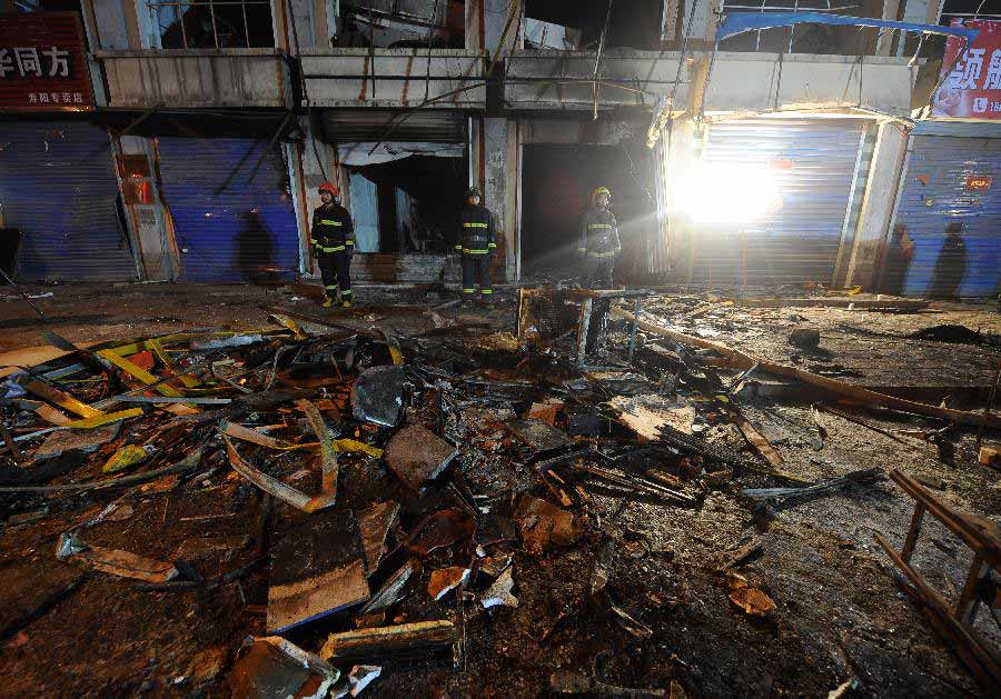 Photo taken on Nov. 24, 2012 shows the explosion site in Shouyang County of Jinzhong City, north China's Shanxi Province. An explosion at a restaurant on Friday evening killed at least eight people and injured another 37. An investigation is conducted to determine the cause of the explosion. (Xinhua/Yan Yan)