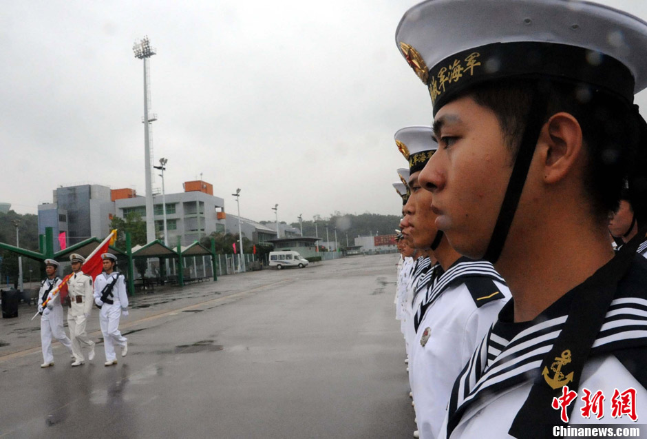 Soldiers of the Chinese People's Liberation Army (PLA) stand in their formation at a barrack during the rotation ceremony in Hong Kong, south China, Nov. 25, 2012.(Chinanews.com/Ren Haixia)