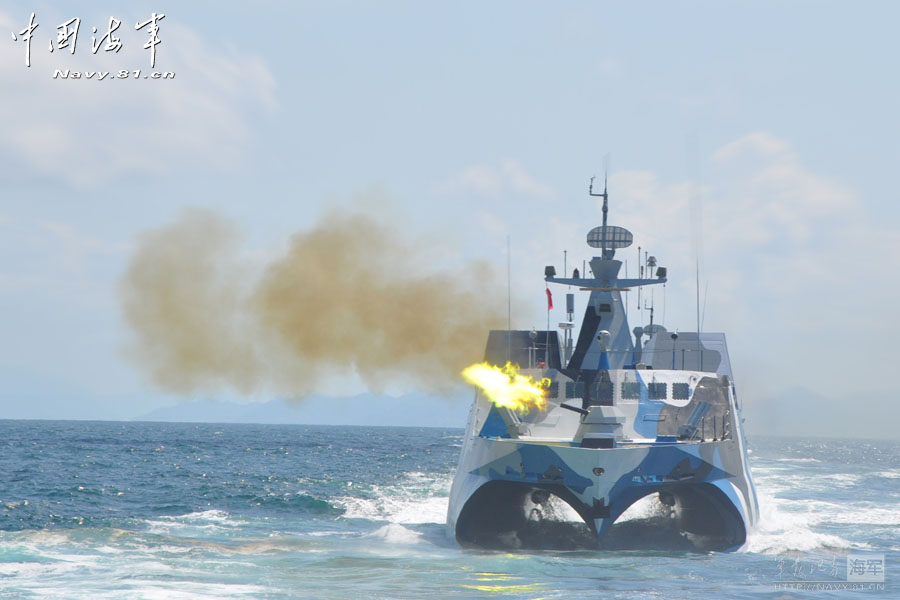 Recently, a unit of missile speedboats under the South China Sea Fleet of the PLA Navy conducts drill in the complicated electromagnetic environment. The drill adopted a series of techniques to seize the opportunities. The drill enhanced the actual combat capability of the unit.(navy.81.cn/Gao Yi,  Liu Xin) 