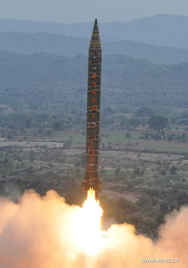 Photo released by the Pakistan's Inter Services Public Relations (ISPR) office shows a Medium Range Ballistic Missile Hatf V (Ghauri) being launched from an undisclosed location in Pakistan, Nov. 28, 2012. Pakistan Wednesday successfully launched a medium-range nuclear-capable missile, the military said. (Xinhua/ISPR)