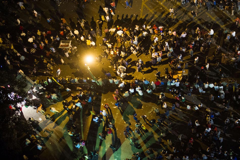 Thousands of people rally in Cairo's Tahrir (Liberation) Square protesting against Egypt’s new constitutional declaration on Nov. 23, 2012. (Xinhua/Qin Haishi)