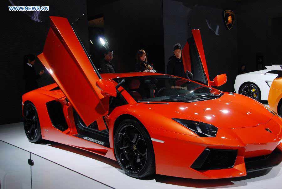 A Lamborghini is shown at the 10th China (Guangzhou) International Automobile Exhibition in Guangzhou, capital of south China's Guangdong Province, Dec. 2, 2012. The ten-day auto show, which kicked off on Nov. 23, 2012, closed on Sunday. (Xinhua/Yuan Hongwei)