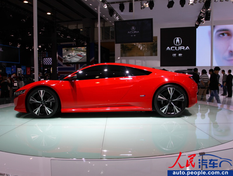 Honda's Acura NSX concept car shines at 2012 Guangzhou Auto Exhibition. (auto.people.com.cn)