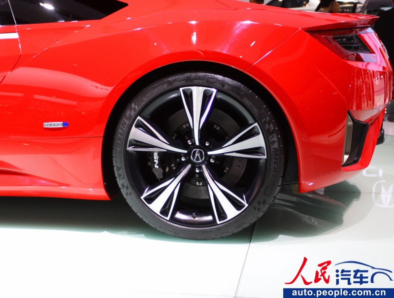 Honda's Acura NSX concept car shines at 2012 Guangzhou Auto Exhibition. (auto.people.com.cn)