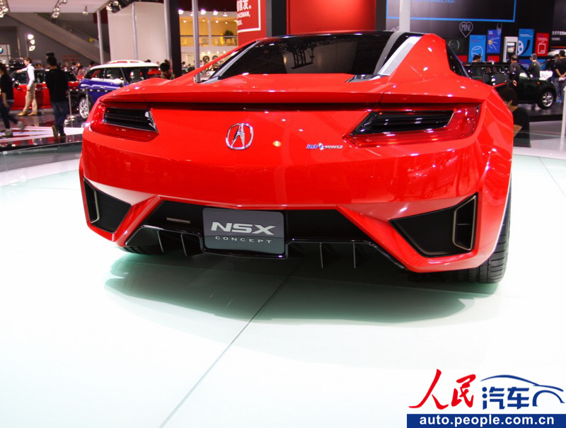 Honda's Acura NSX concept car shines at 2012 Guangzhou Auto Exhibition. (auto.people.com.cn)