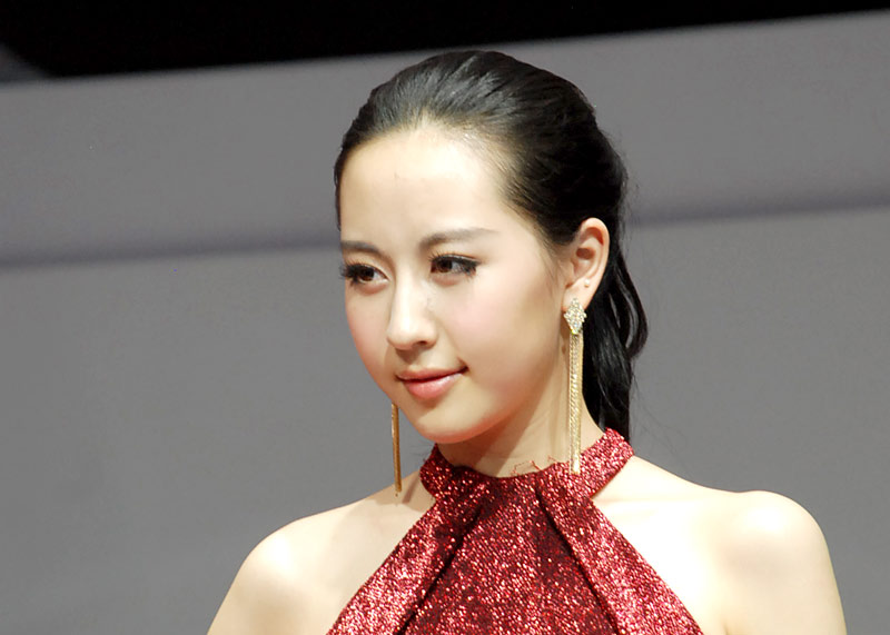 Fresh beauty at Int'l Motor Show in Guangzhou (2)