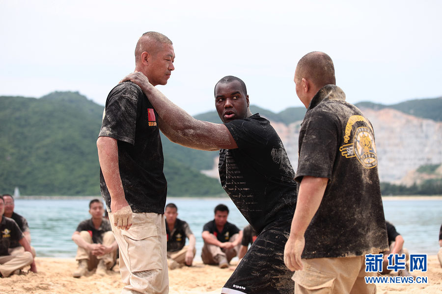 'Devil' foreign instructors at Chinese bodyguard training camp (3)