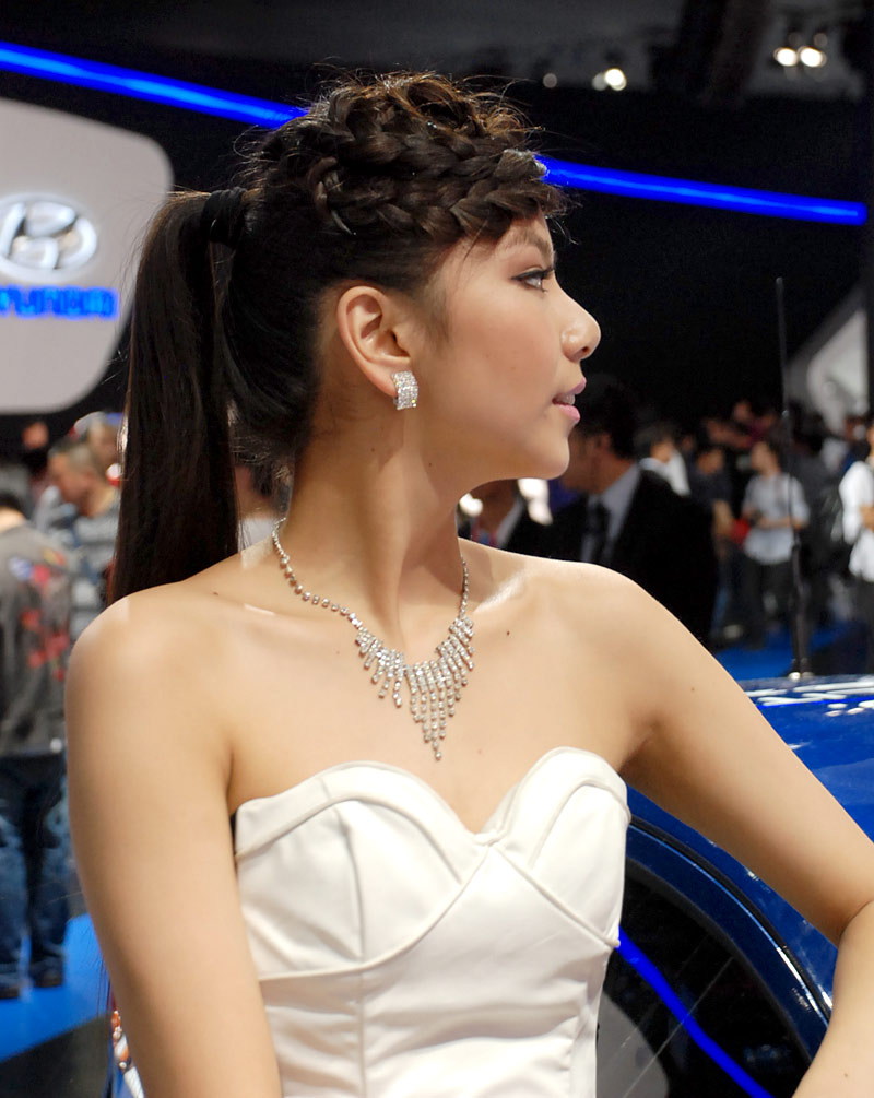 Sweet beauty at Int'l Motor Show in Guangzhou (21)